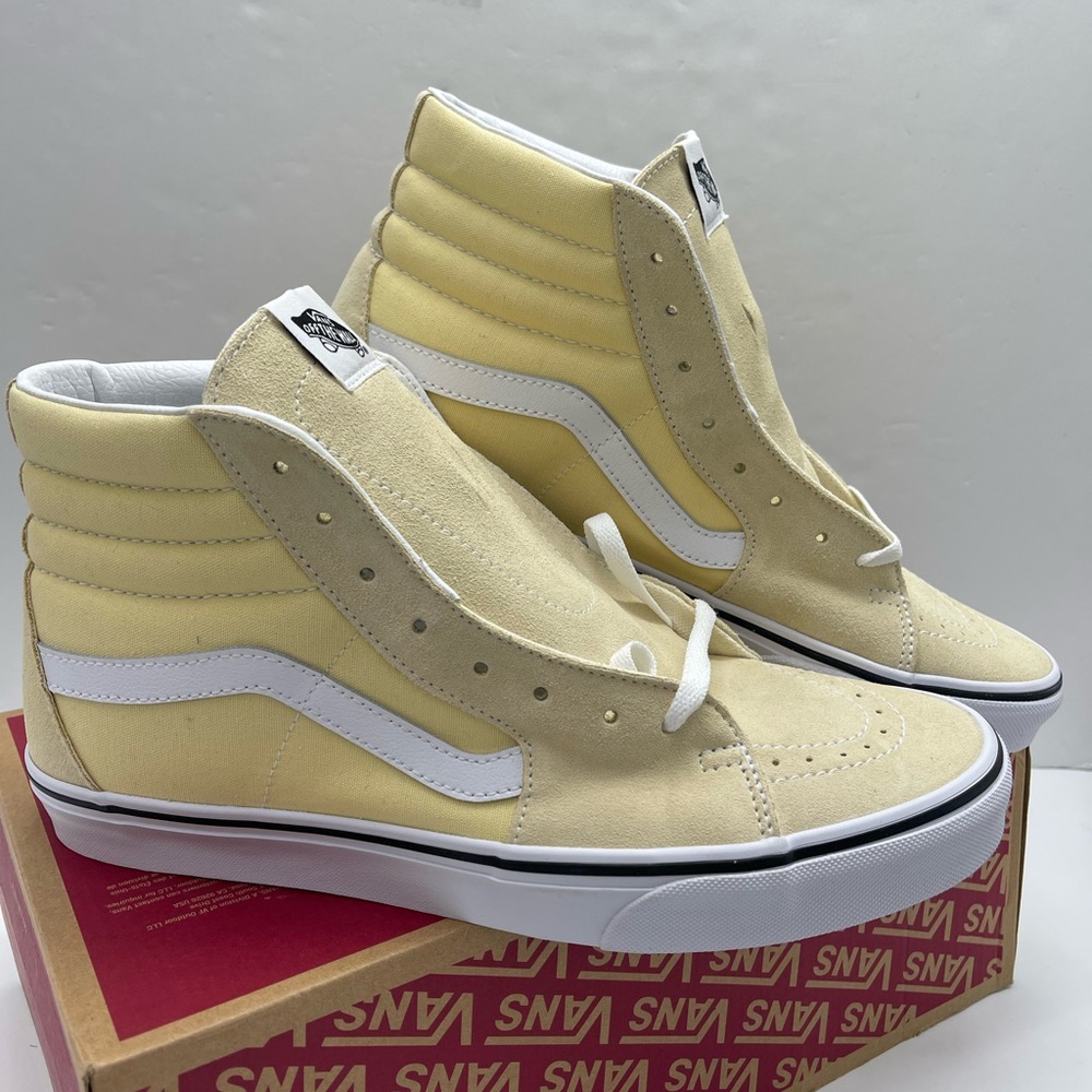 Vans Men’s Sk8-Hi
Vanilla Custard/True White
VN0A38GEVKV Sneakers - Picture 7 of 16